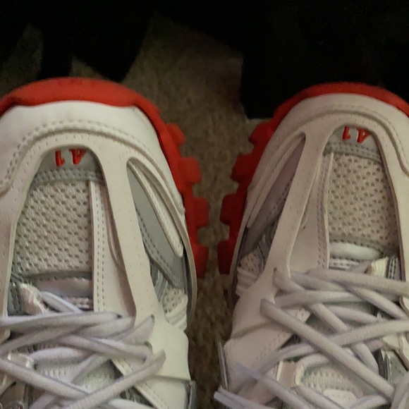 Balenciaga - Picture 6 of 6